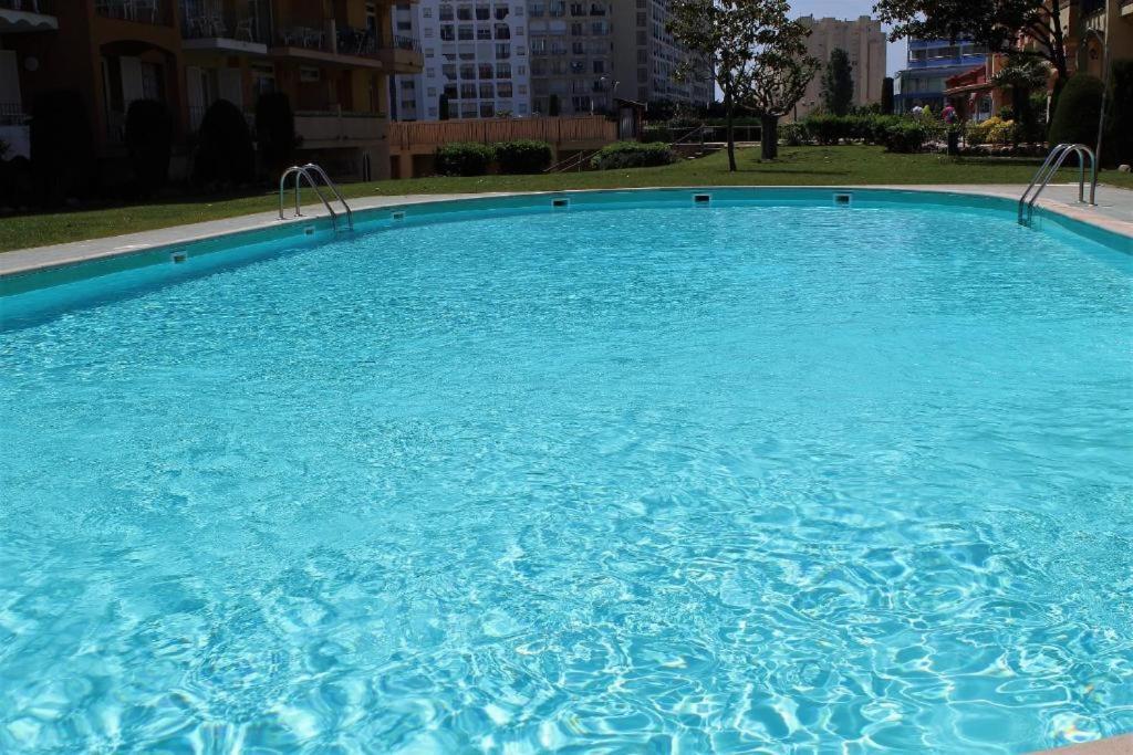 Casita Con Jardin, Bbq, Wifi, Centro Y Playa Villa Empuriabrava Bagian luar foto